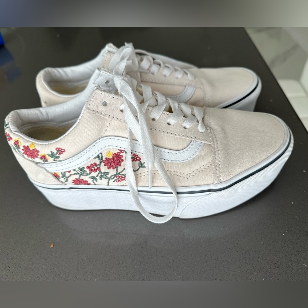 Vans \ Old Skool Stackform Floral Embroidery Platform Shoes / Sea Salt NWB